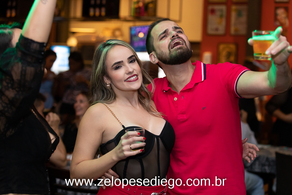 show-com-ze-lopes-e-diego-no-boteco-tukas-vespera-de-feriado-em-sertaozinho-sao-paulo
