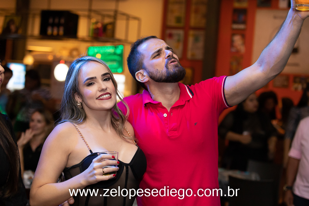 show-com-ze-lopes-e-diego-no-boteco-tukas-vespera-de-feriado-em-sertaozinho-sao-paulo