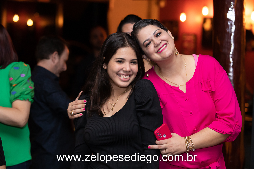 show-com-ze-lopes-e-diego-no-boteco-tukas-vespera-de-feriado-em-sertaozinho-sao-paulo