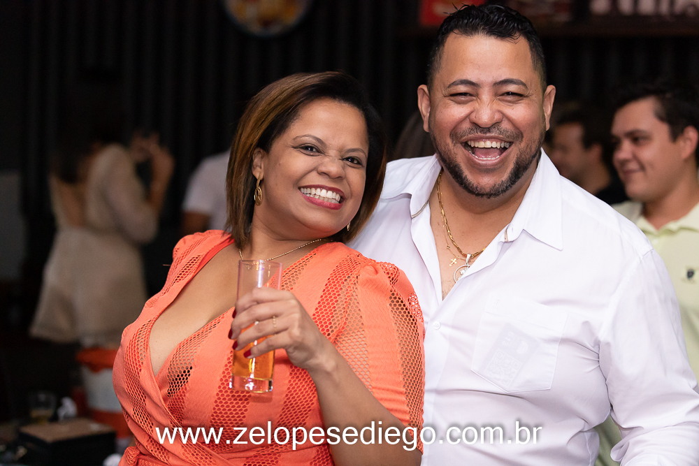 show-com-ze-lopes-e-diego-no-boteco-tukas-vespera-de-feriado-em-sertaozinho-sao-paulo