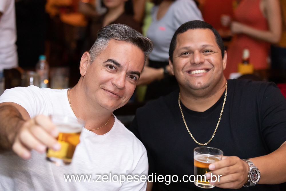 show-com-ze-lopes-e-diego-no-boteco-tukas-vespera-de-feriado-em-sertaozinho-sao-paulo
