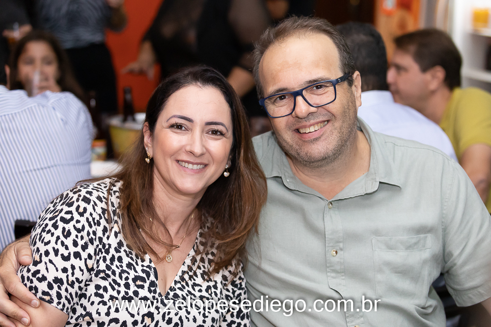 show-com-ze-lopes-e-diego-no-boteco-tukas-vespera-de-feriado-em-sertaozinho-sao-paulo