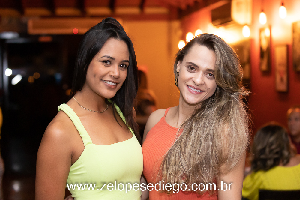 show-com-ze-lopes-e-diego-no-boteco-tukas-vespera-de-feriado-em-sertaozinho-sao-paulo