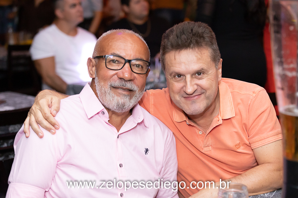 show-com-ze-lopes-e-diego-no-boteco-tukas-vespera-de-feriado-em-sertaozinho-sao-paulo