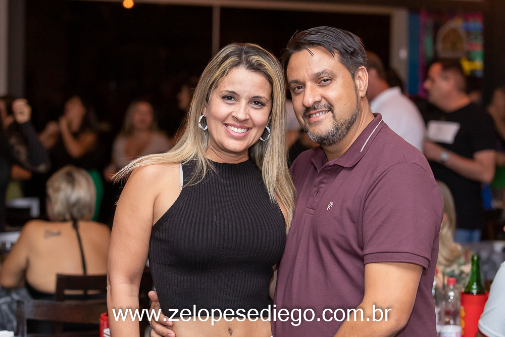 show-com-ze-lopes-e-diego-no-boteco-tukas-vespera-de-feriado-em-sertaozinho-sao-paulo