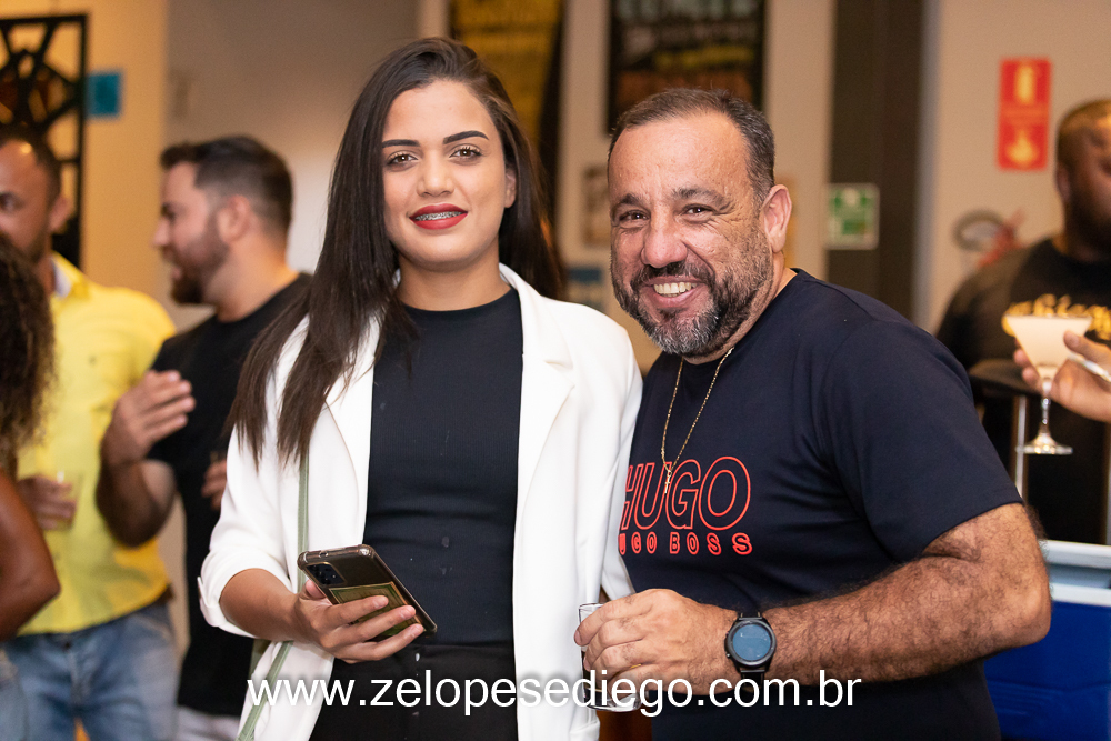 show-com-ze-lopes-e-diego-no-boteco-tukas-vespera-de-feriado-em-sertaozinho-sao-paulo