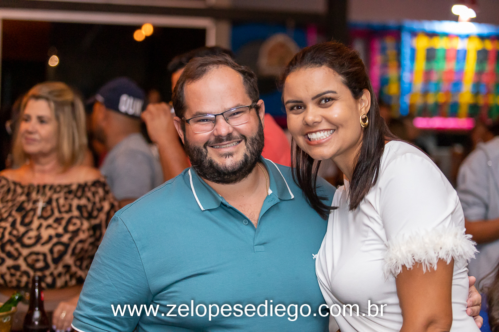 show-com-ze-lopes-e-diego-no-boteco-tukas-vespera-de-feriado-em-sertaozinho-sao-paulo