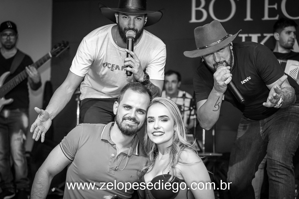 show-com-ze-lopes-e-diego-no-boteco-tukas-vespera-de-feriado-em-sertaozinho-sao-paulo