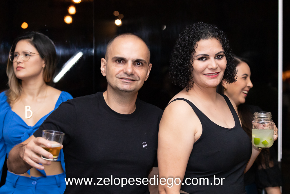show-com-ze-lopes-e-diego-no-boteco-tukas-vespera-de-feriado-em-sertaozinho-sao-paulo
