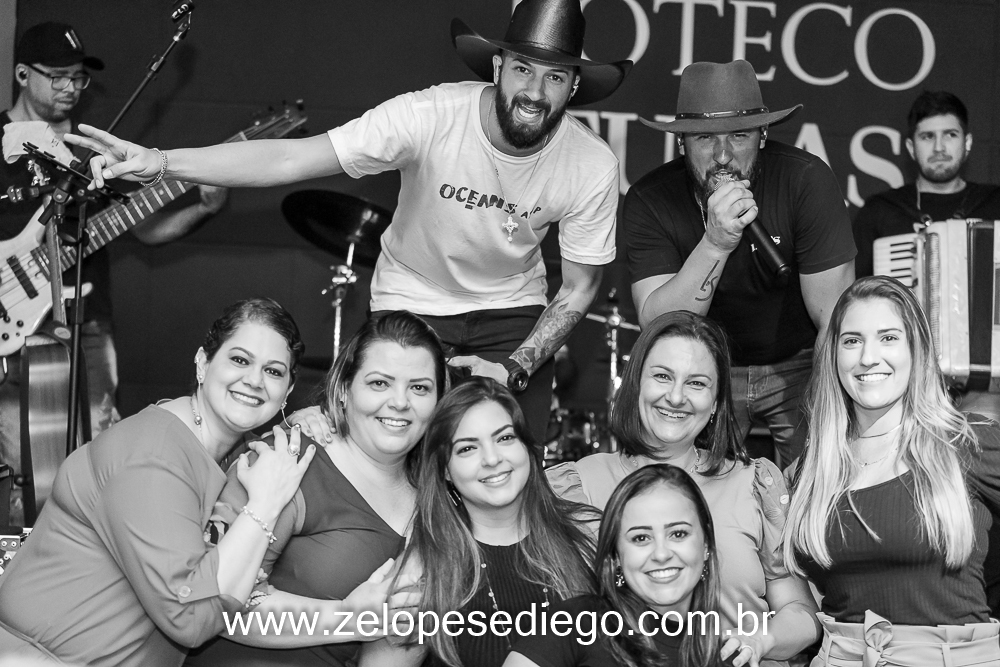 show-com-ze-lopes-e-diego-no-boteco-tukas-vespera-de-feriado-em-sertaozinho-sao-paulo