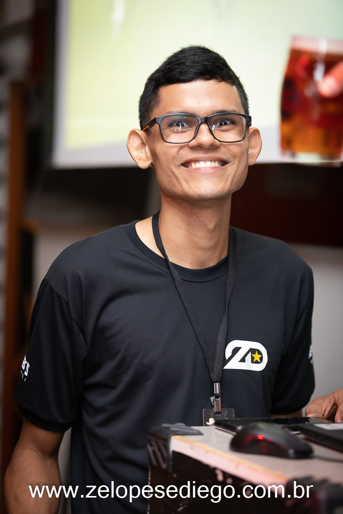 show-com-ze-lopes-e-diego-no-boteco-tukas-vespera-de-feriado-em-sertaozinho-sao-paulo