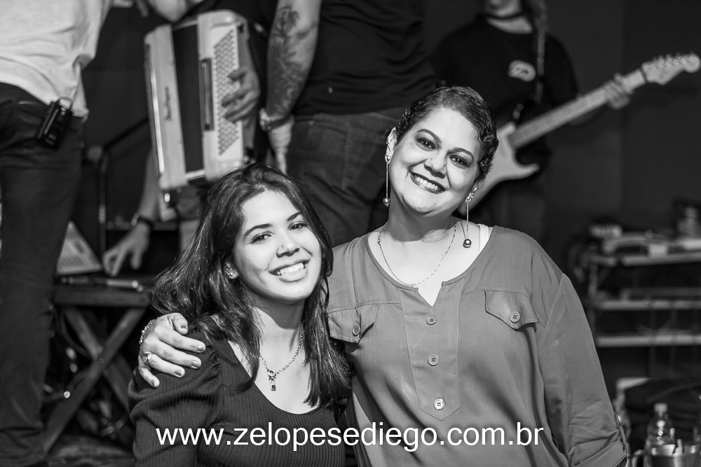 show-com-ze-lopes-e-diego-no-boteco-tukas-vespera-de-feriado-em-sertaozinho-sao-paulo