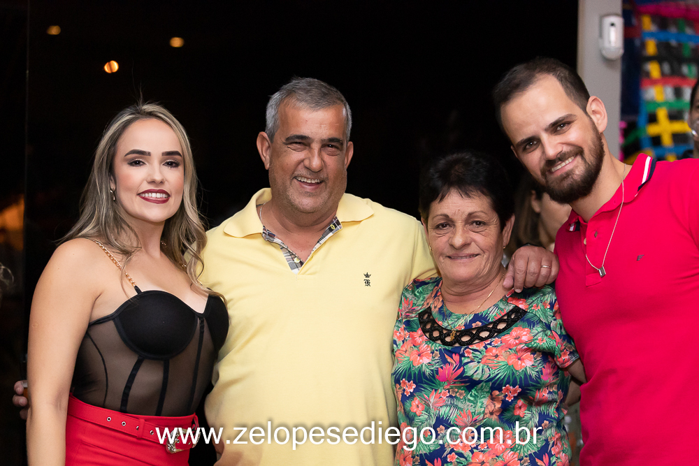 show-com-ze-lopes-e-diego-no-boteco-tukas-vespera-de-feriado-em-sertaozinho-sao-paulo