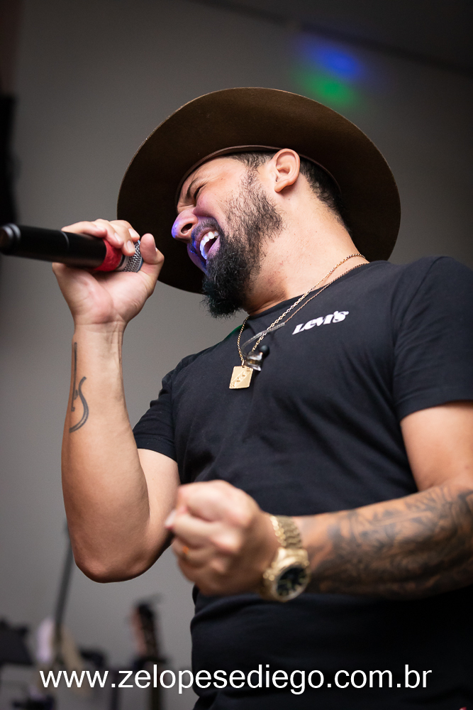 show-com-ze-lopes-e-diego-no-boteco-tukas-vespera-de-feriado-em-sertaozinho-sao-paulo