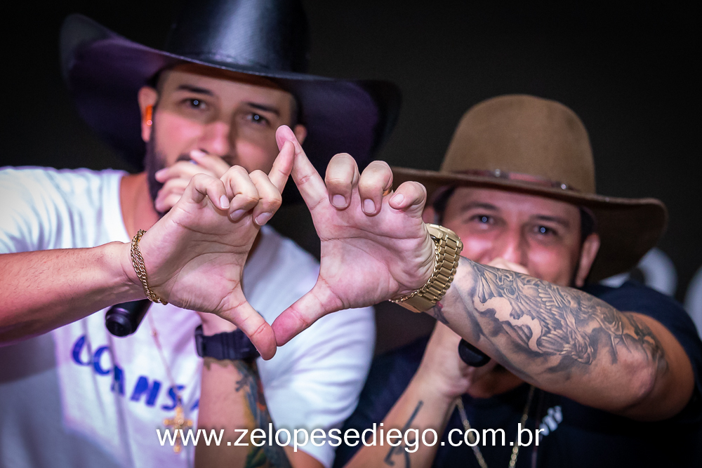show-com-ze-lopes-e-diego-no-boteco-tukas-vespera-de-feriado-em-sertaozinho-sao-paulo