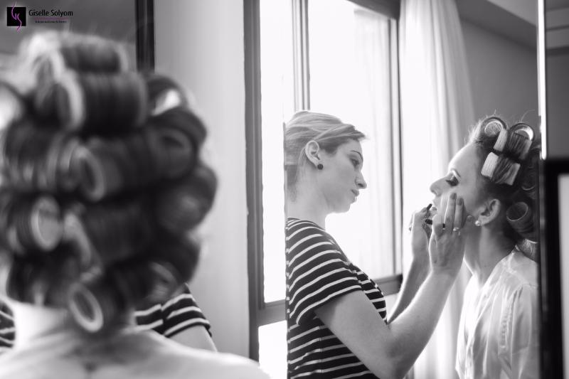 Lindo trabalho da Maquiadona da noiva no Hotel Bourbon, à luz da janela.