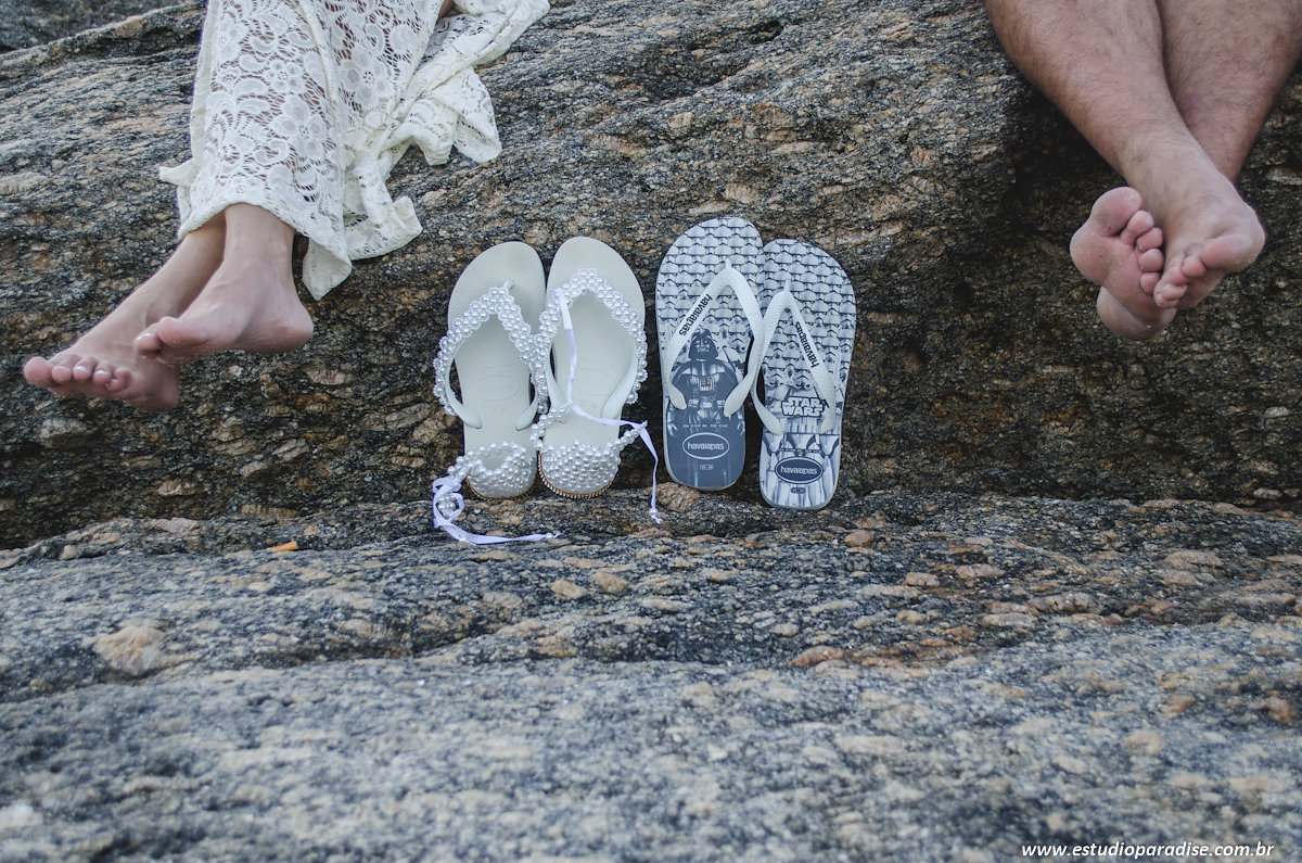 Ensaio de noivos de juiz de fora e-session na praia de itacoatiara