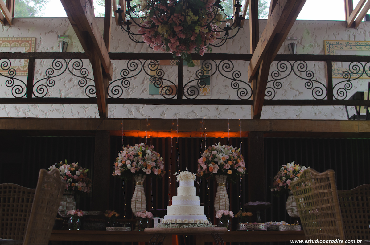 Mesa de bolo de casamento no Mangarito juiz de Fora