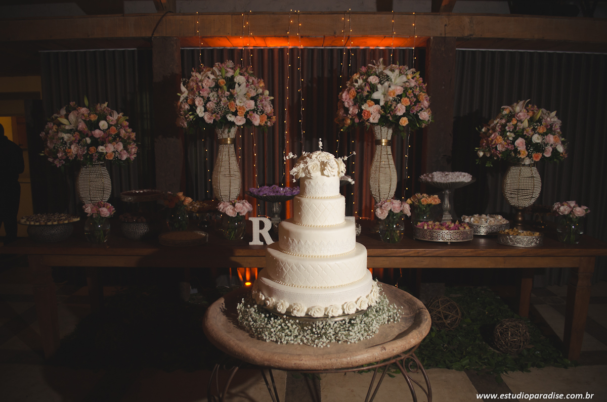 Mesa de bolo de casamento no Mangarito juiz de Fora
