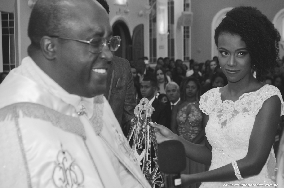 cerimonia religiosa com a imagem de nossa senhora