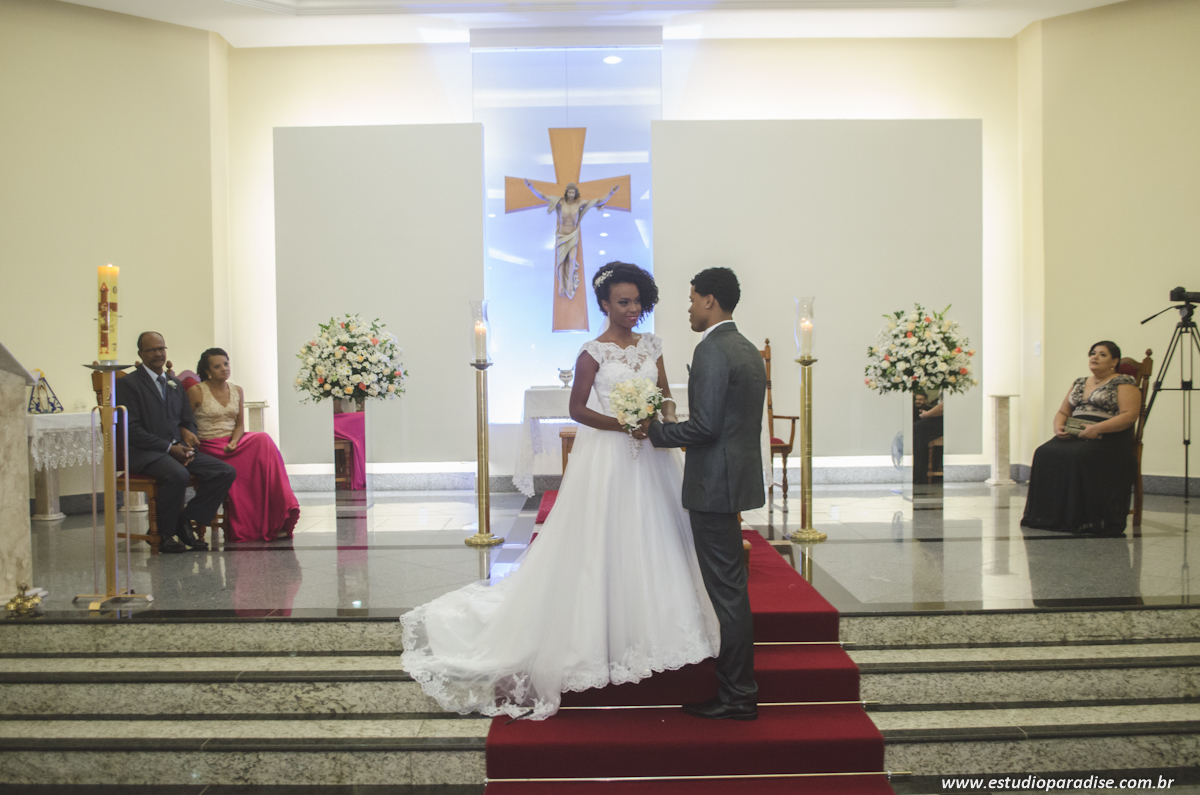 foto de casamento na igreja de santa filomena em juiz de fora