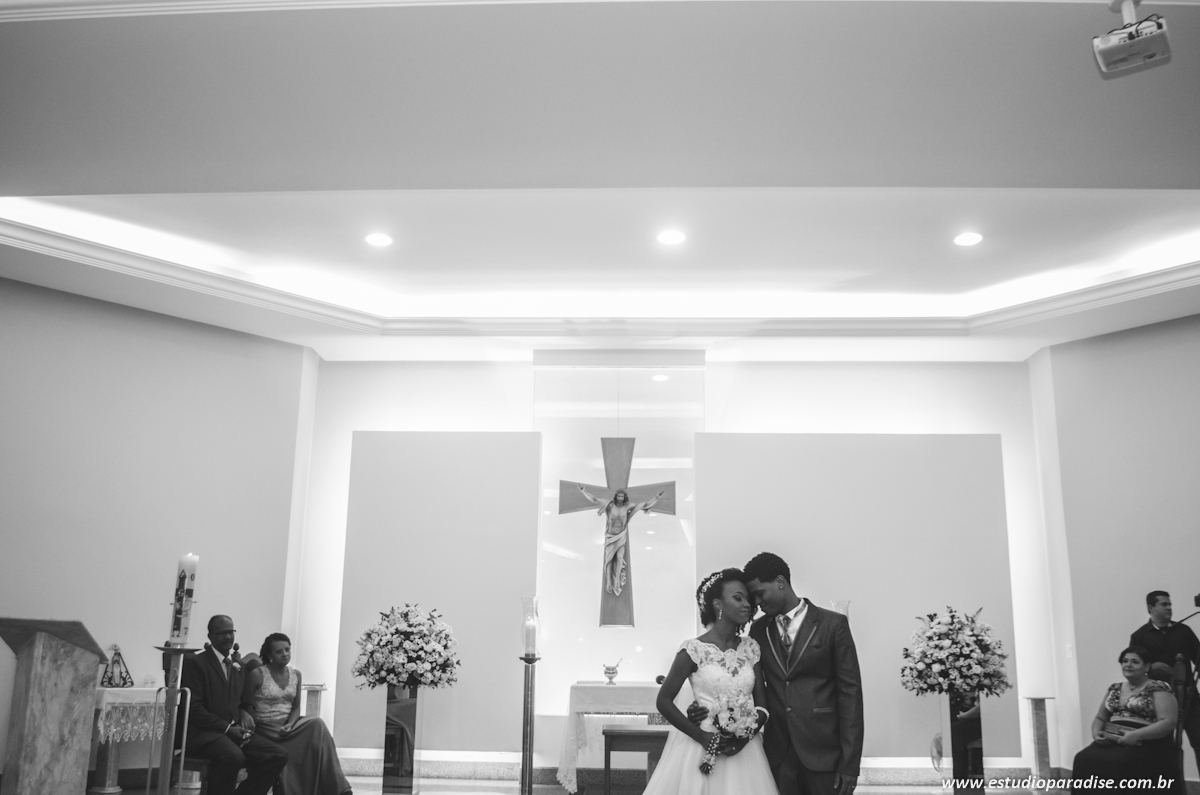 foto de casamento na igreja de santa filomena em juiz de fora