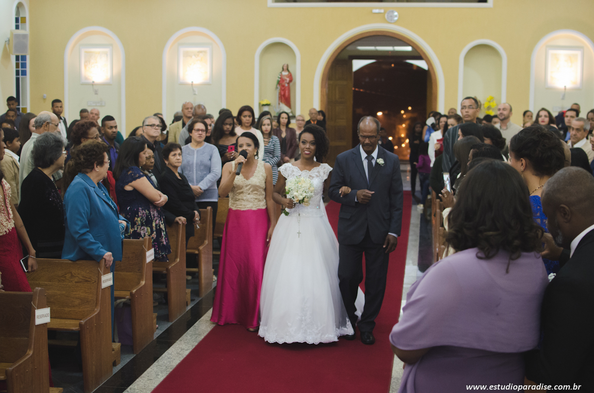 entrada da noiva com a mãe cantando