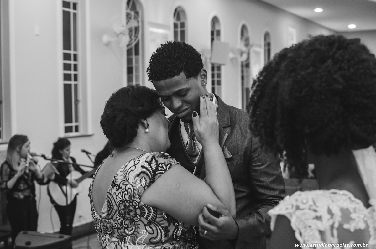 foto de casamento na igreja de santa filomena em juiz de fora