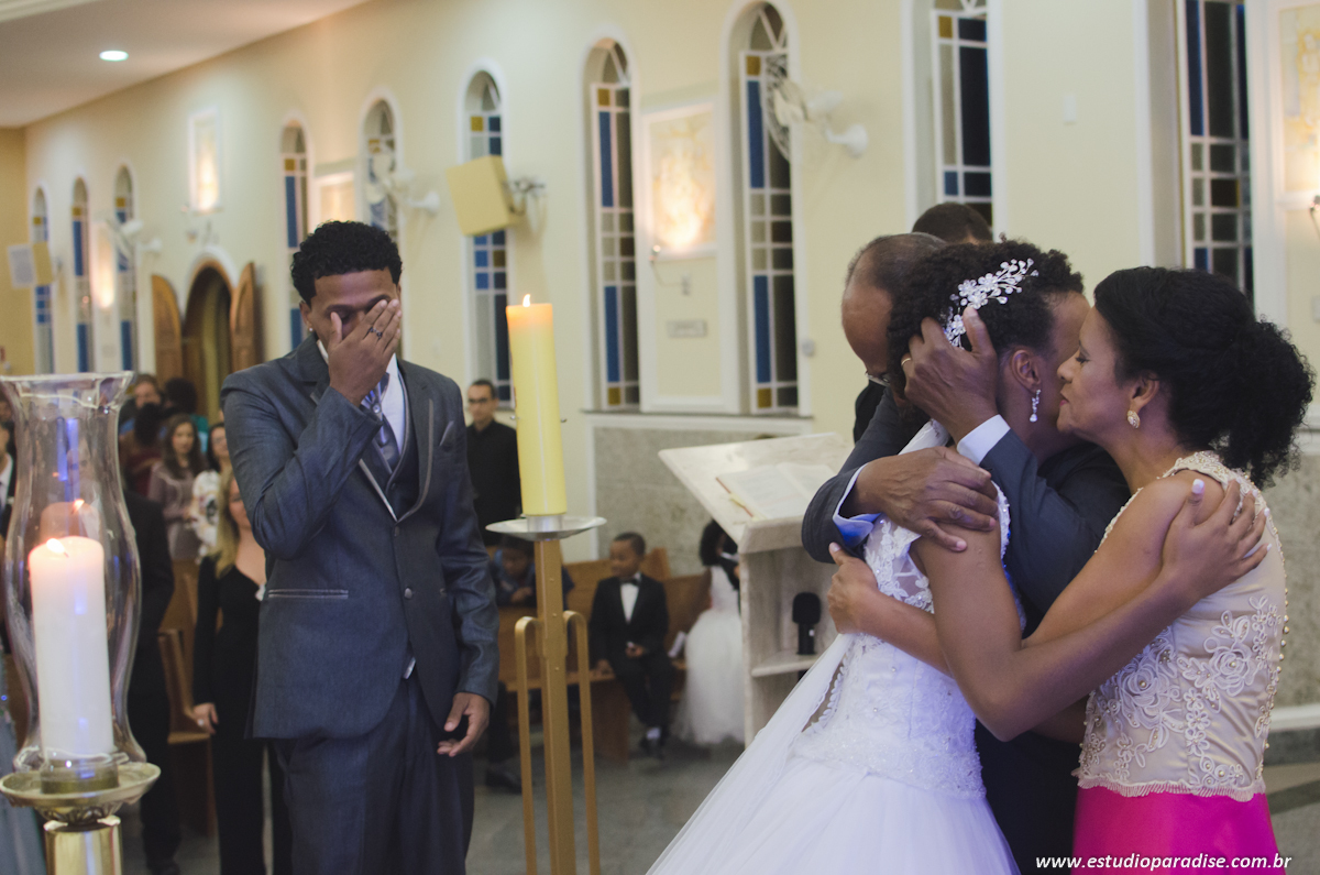 foto de casamento na igreja de santa filomena em juiz de fora