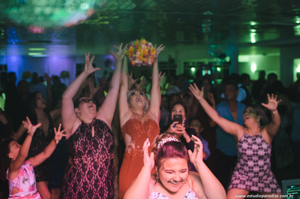 Festa de casamento, jogar o bouquer