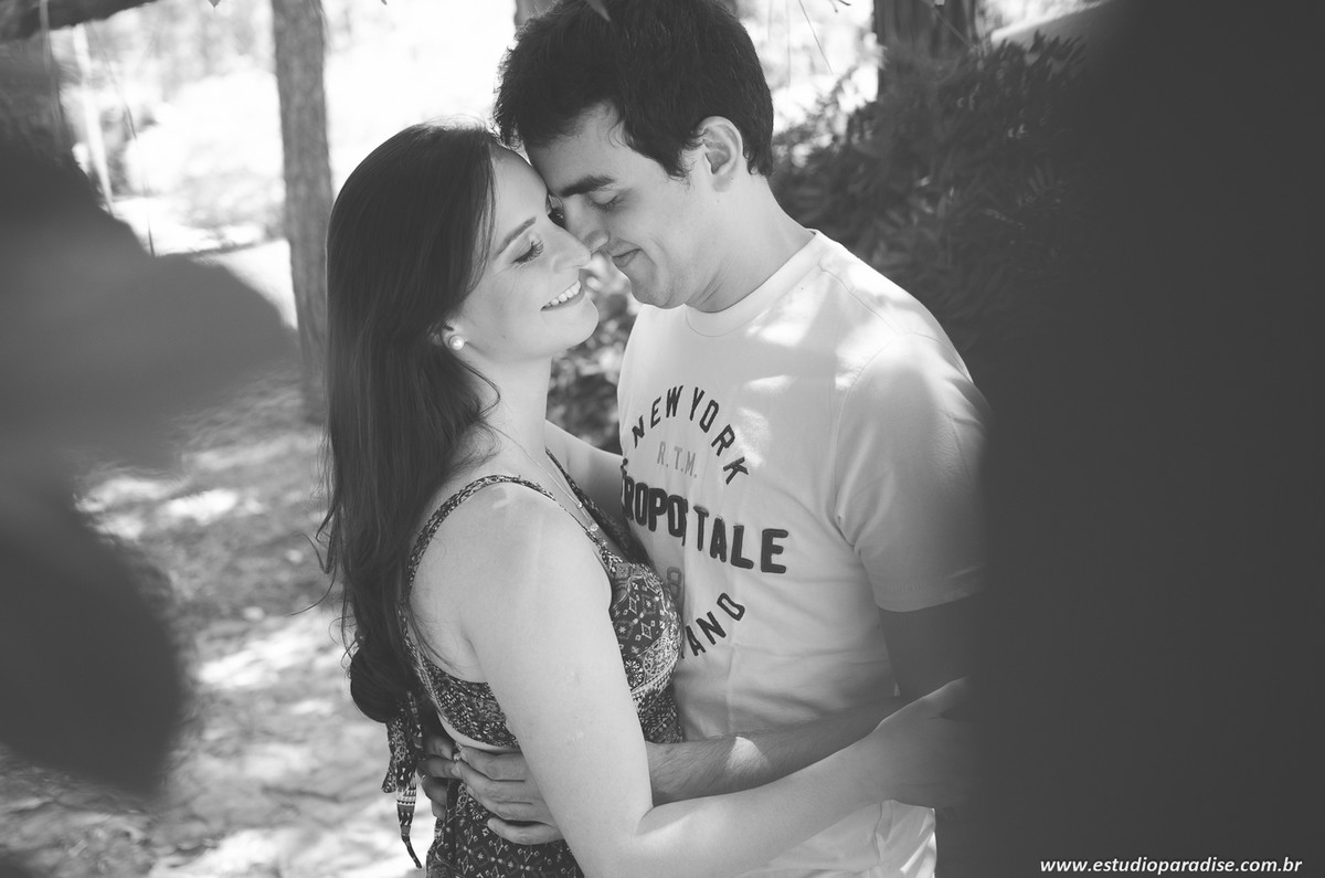 E-Session-Carol-e-yuri-ensaio-de-casal-noivos-em-Juiz-de-Fora-fotos-pré-casamento