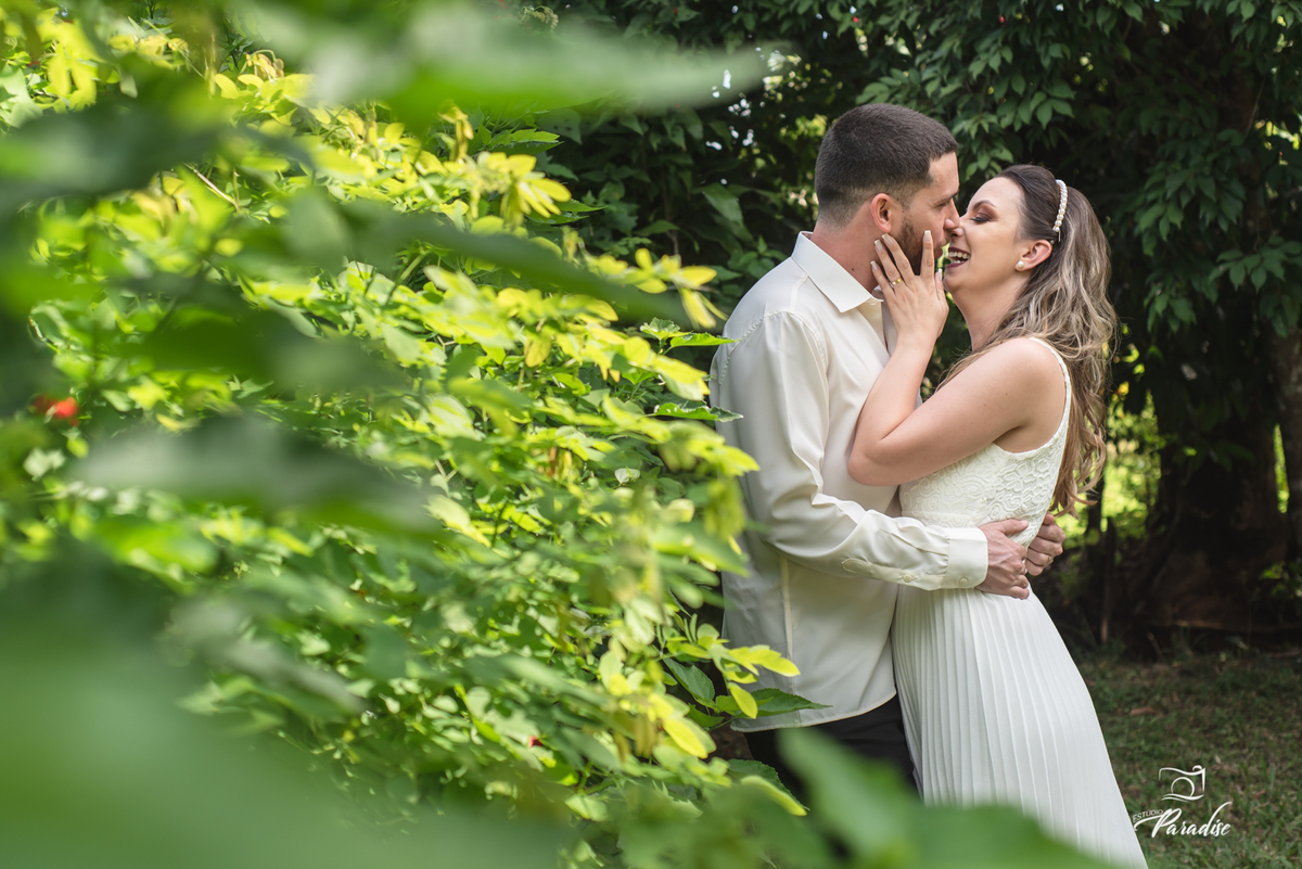 Ensaio de casal na natureza