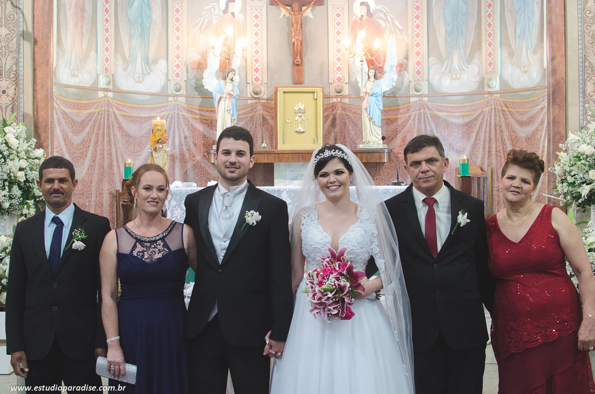 A família e seu desejo de muitas felicidades