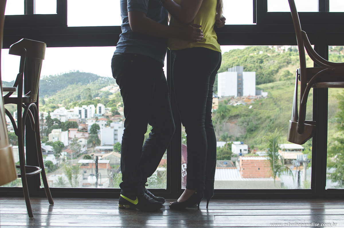 E-Session do casal Rita e Wellington feito na pizzaria Mr Tugas em Juiz de Fora Minas Gerais