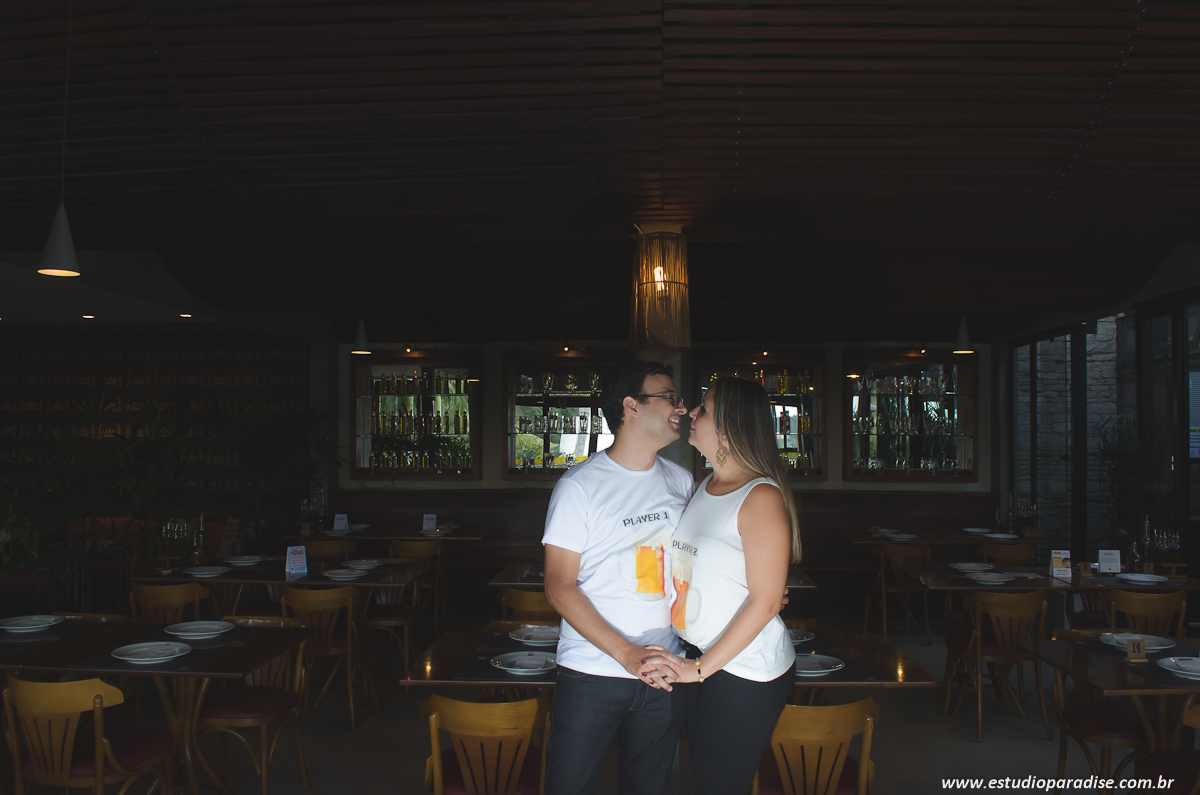 Ensaio pré-casamento feito no Bar Mr Tugas em Juiz de Fora Minas Gerais