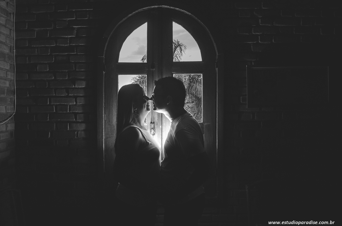 Ensaio pré-casamento feito no Bar Mr Tugas em Juiz de Fora Minas Gerais