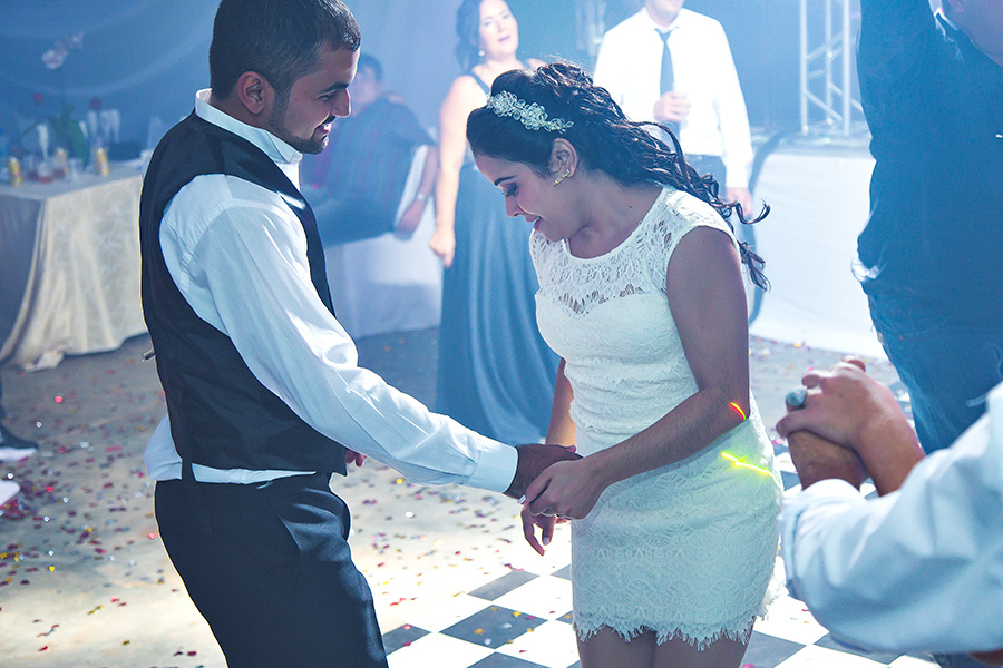 noivos dançando festa de casamento dominik fotografia cachoeira da serra pará