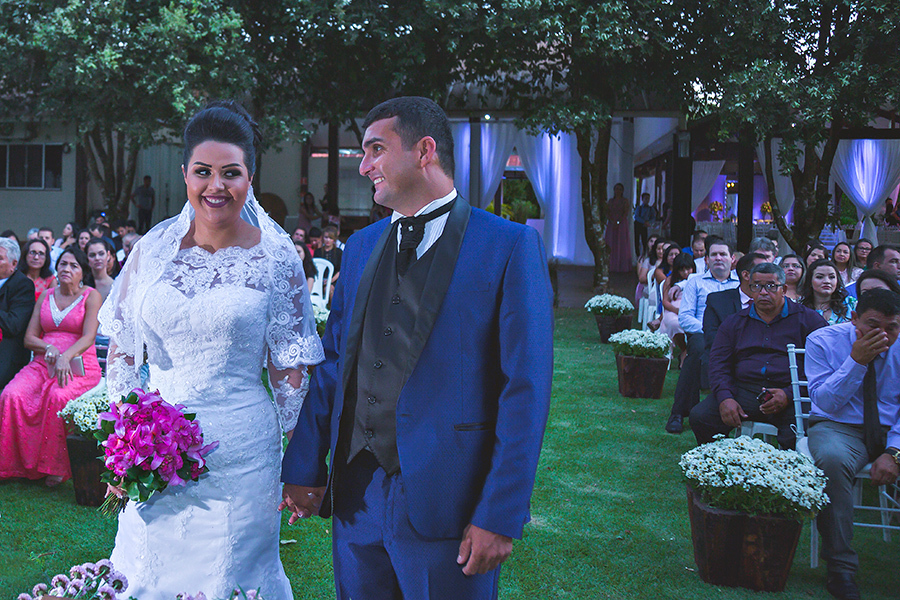 casamento noivos buquê ar livre sinop dominik fotografia  