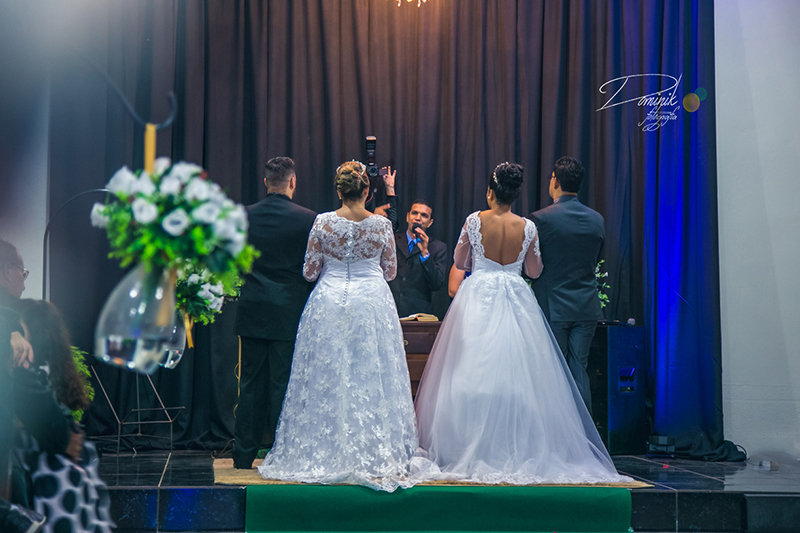 dois casais no altar igreja batista casamento dominik fotografia colider