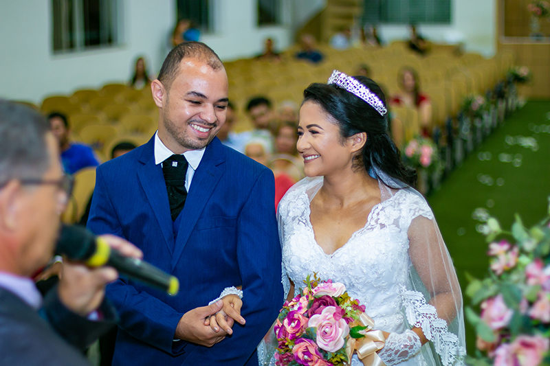 casamento noivos trocando olhares no altar colider sinop itauba guaranta mato grosso dominik fotografia album
