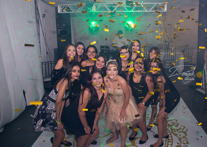 debutante na pista de dança com as amigas sinop itauba santa  colider  terra nova peixoto carmem vera claudia mato grosso foto criativa dominik fotografia 