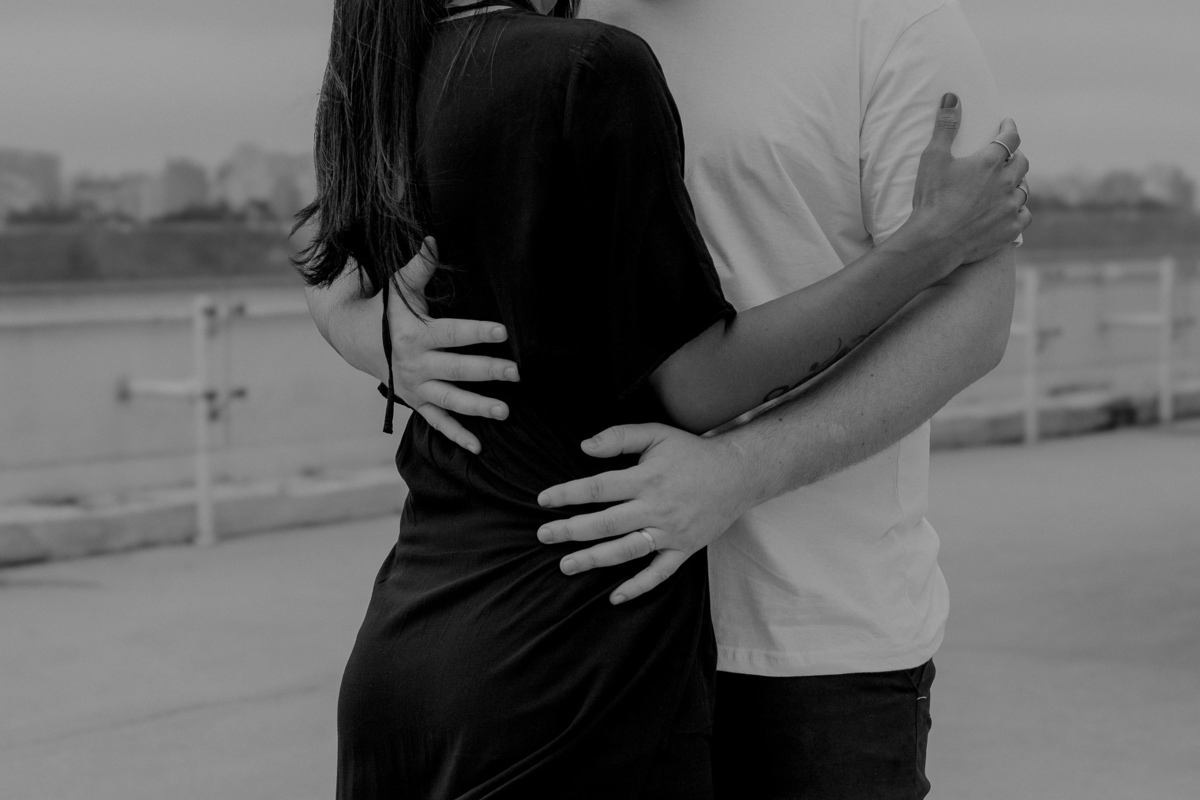 sessão de fotos estilo urbano de casal