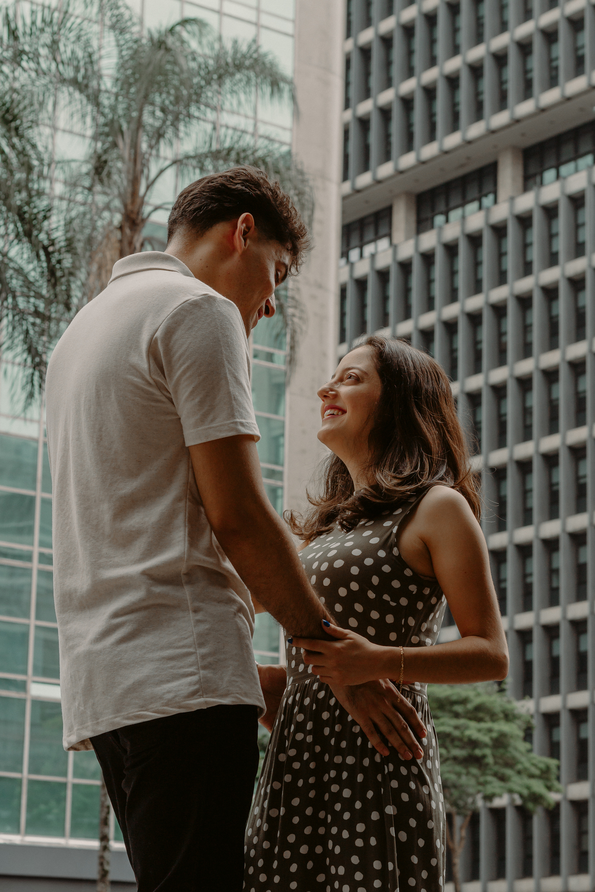 ensaio de casal externo na avenida paulista, em são paulo