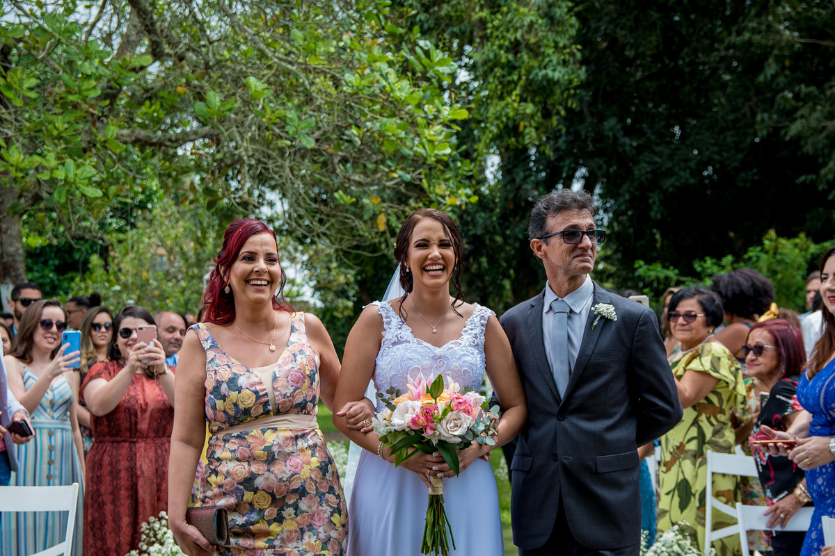 Casamento Barbara e Lucas no espaço Capim Santo em Aldeia, Camaragibe-Pernambuco fotografado pela fotógrafa autoral de casamentos Rafaelly Lemos. Ano 2019.
