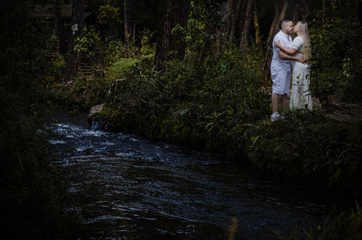 Destination wedding photographer Llanogrande