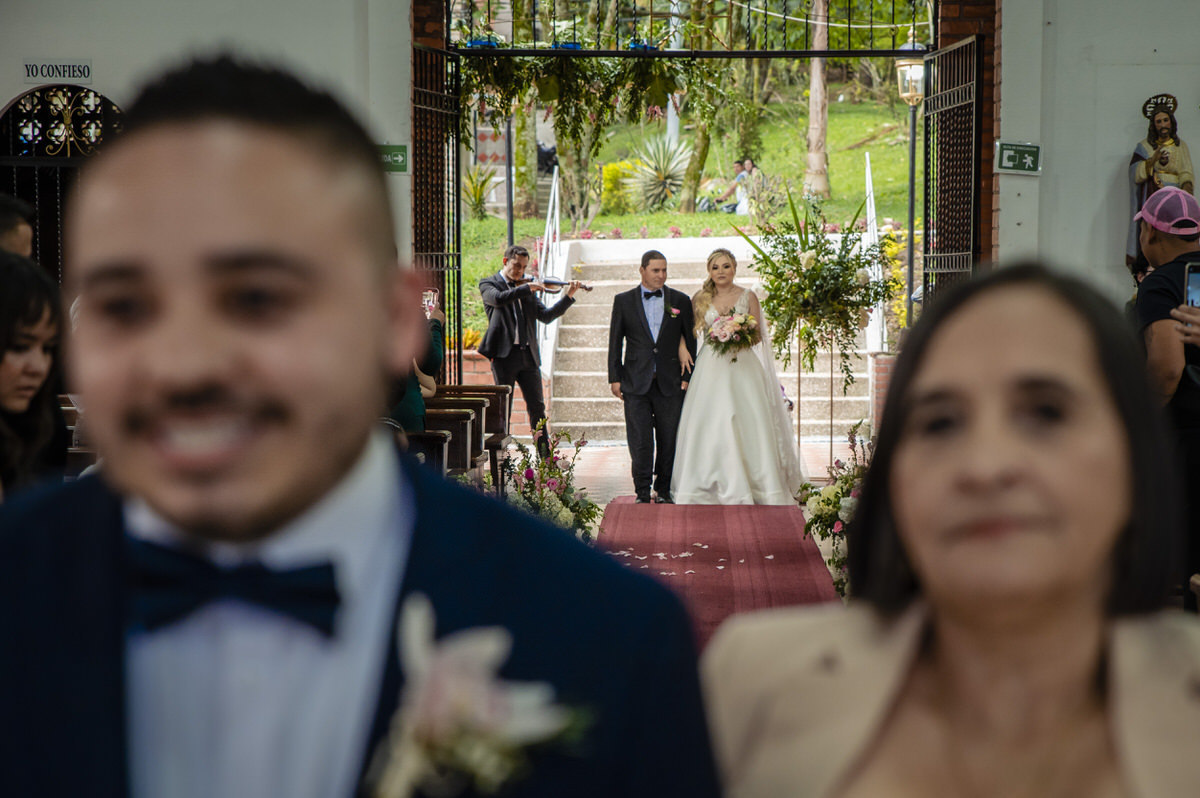 Destination wedding photography Medellín