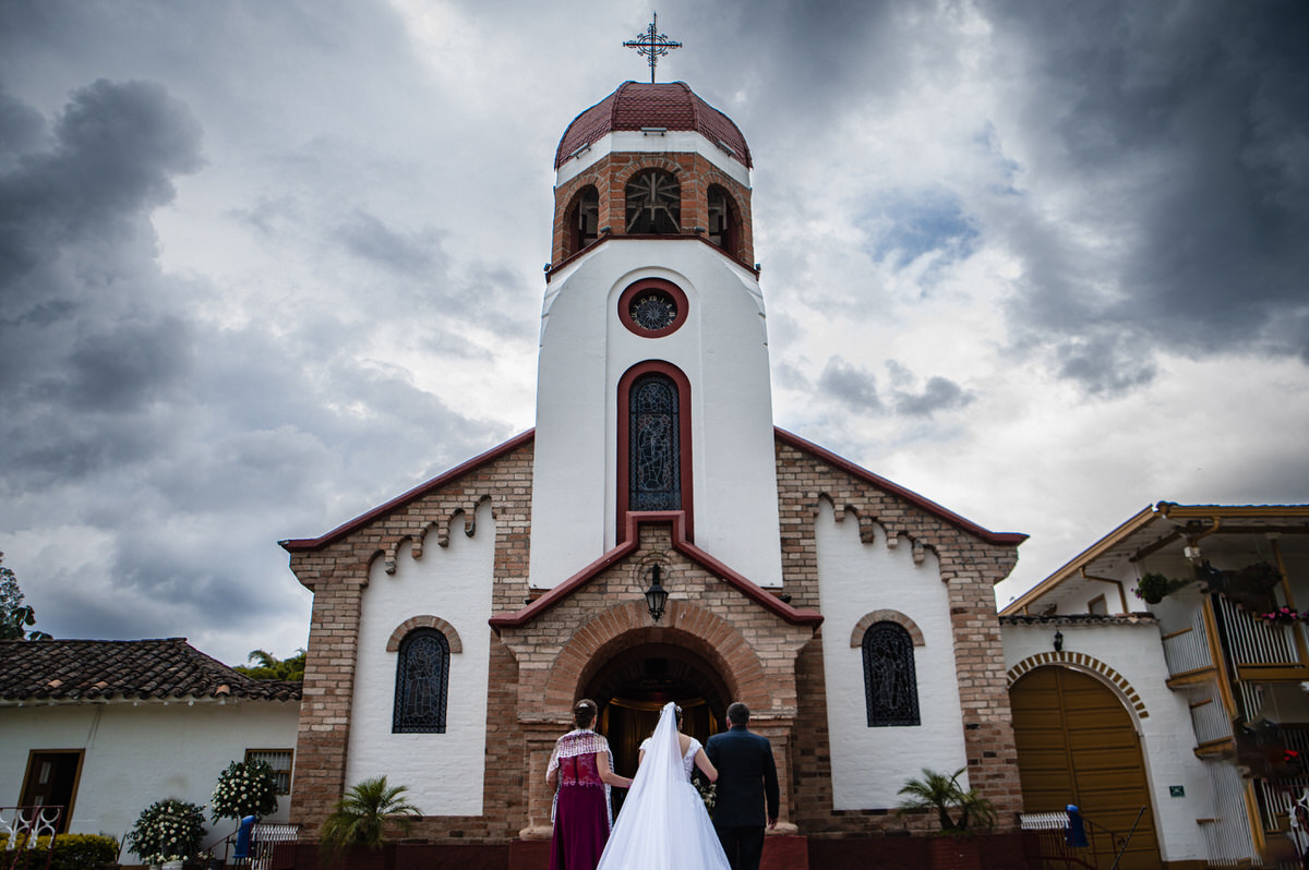 Mejores fotógrafos de bodas Medellín