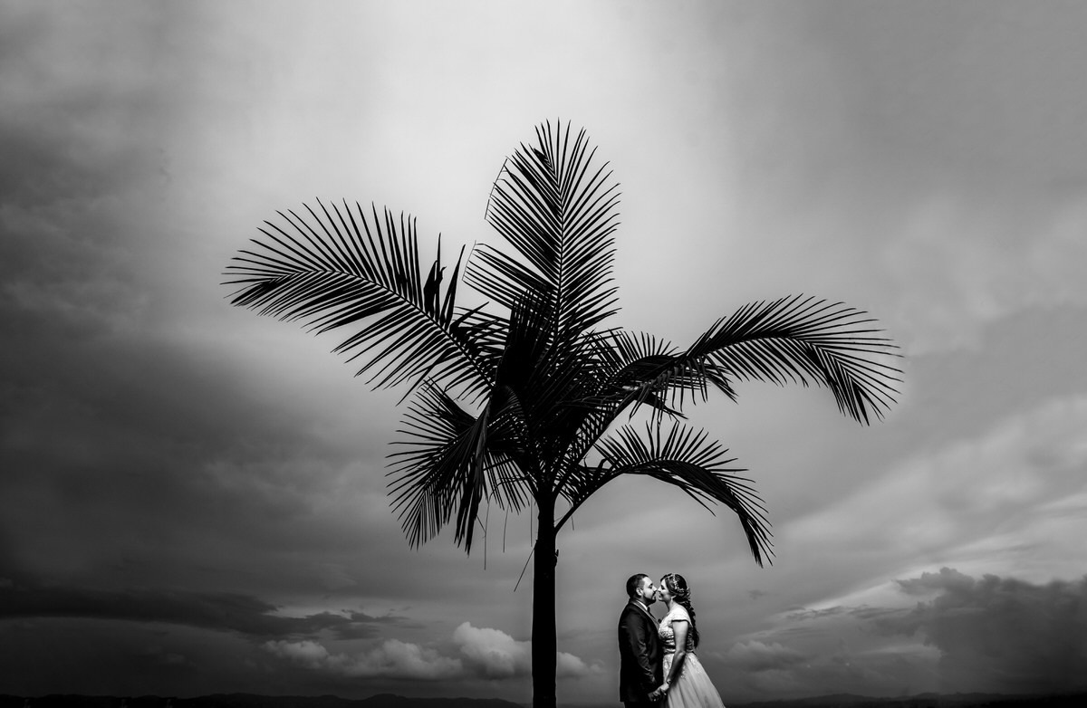 Destination wedding photography Medellín