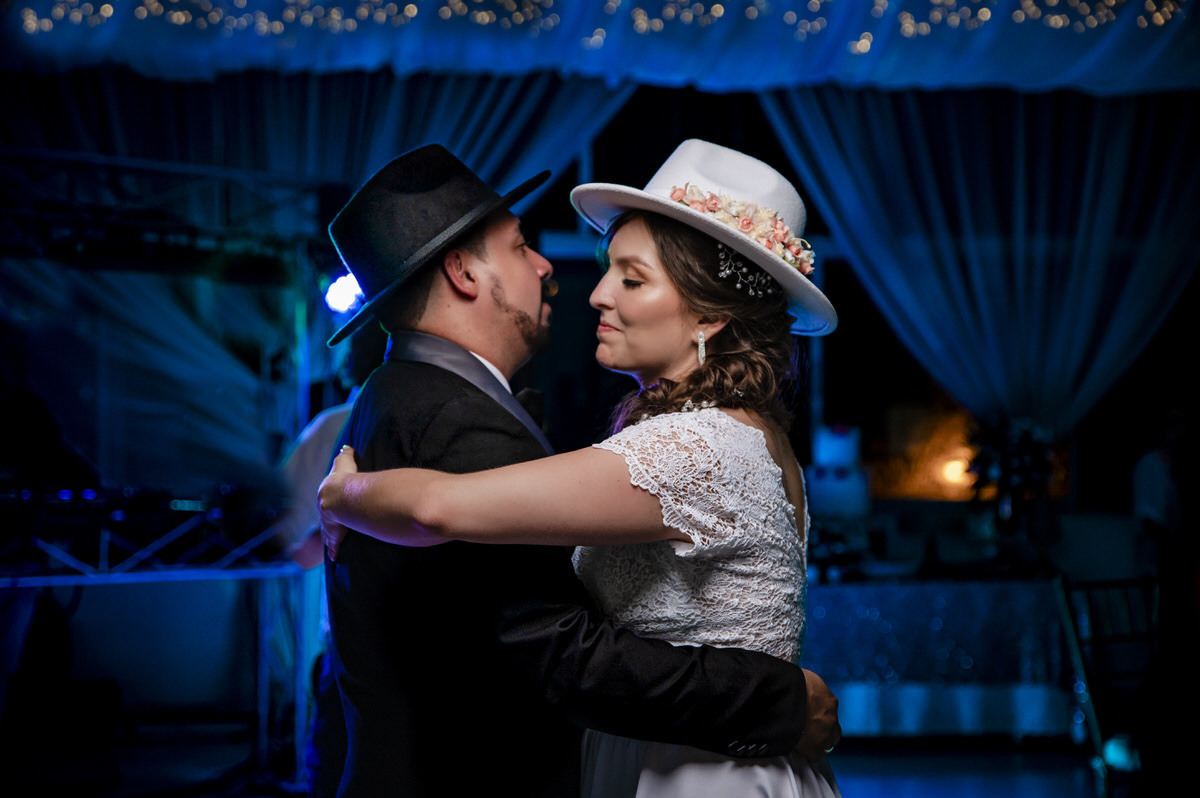 Destination wedding photography Medellín