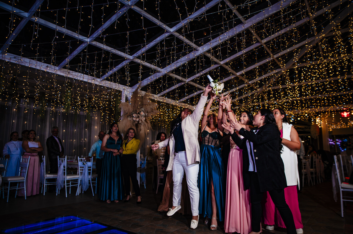 Destination wedding photography Medellín